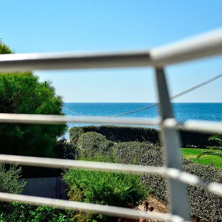 ベッド・アンド・ブレックファスト Farosardo 3*